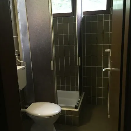 Planinski Dom Na Kalu Dol pri Hrastniku