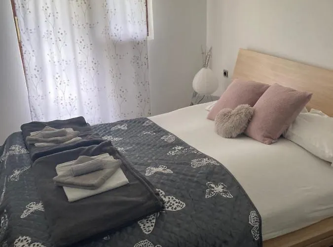 Alojamento de Acomodação e Pequeno-almoço Planinski Dom Na Kalu